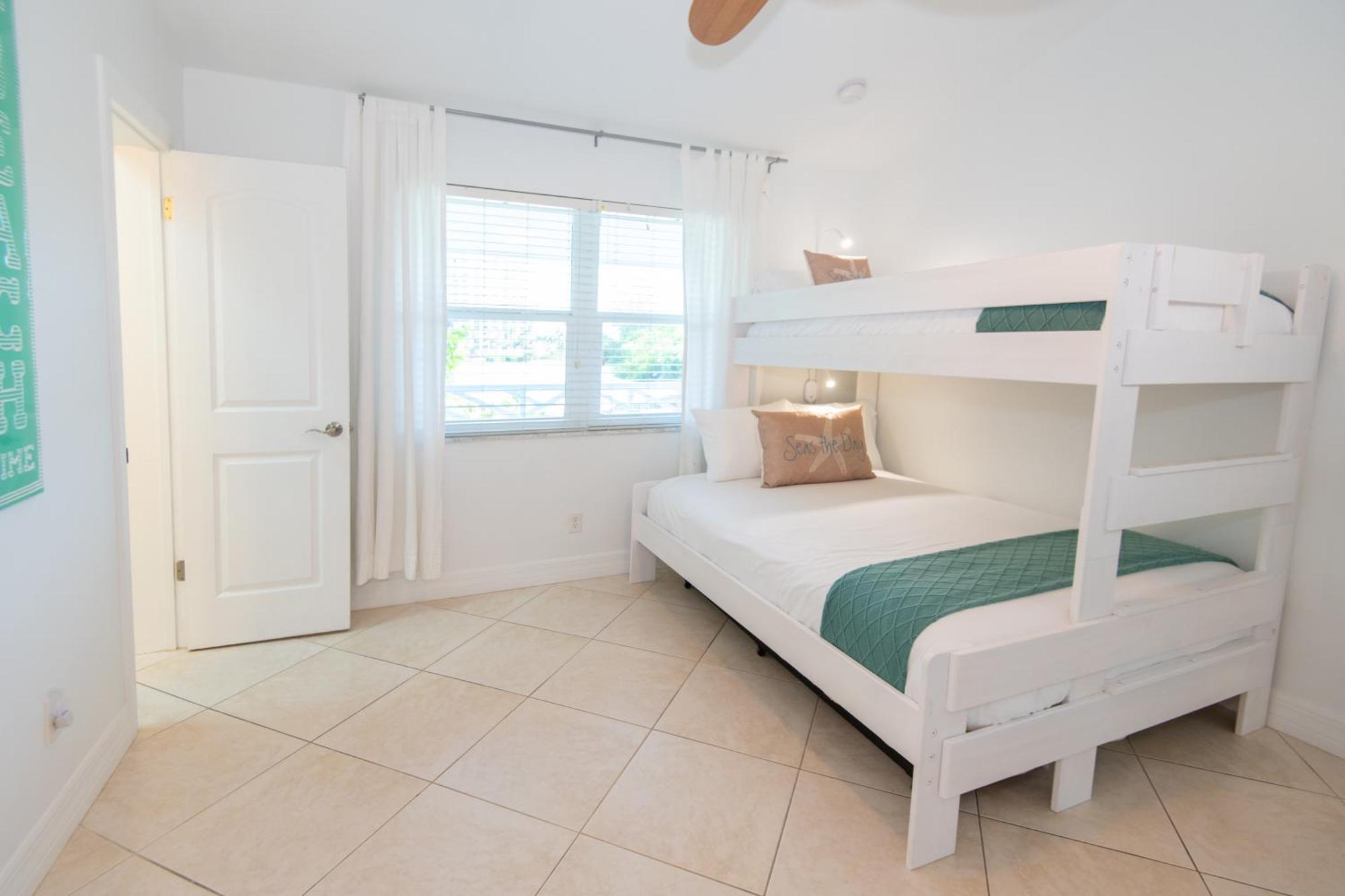 Sandy Shores - 2Br Beach Getaway And Surf Spot Форт Пирс Экстерьер фото