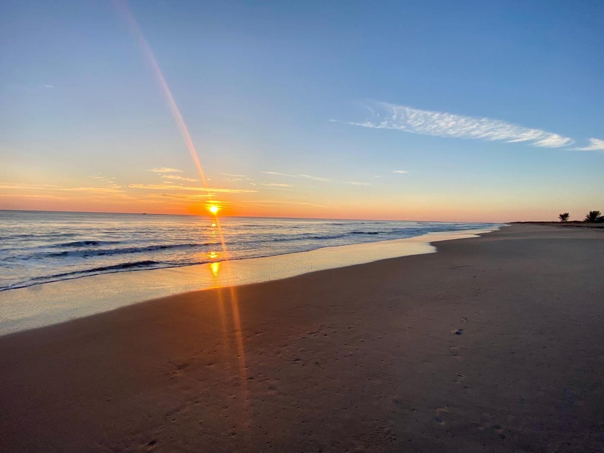 Sandy Shores - 2Br Beach Getaway And Surf Spot Форт Пирс Экстерьер фото